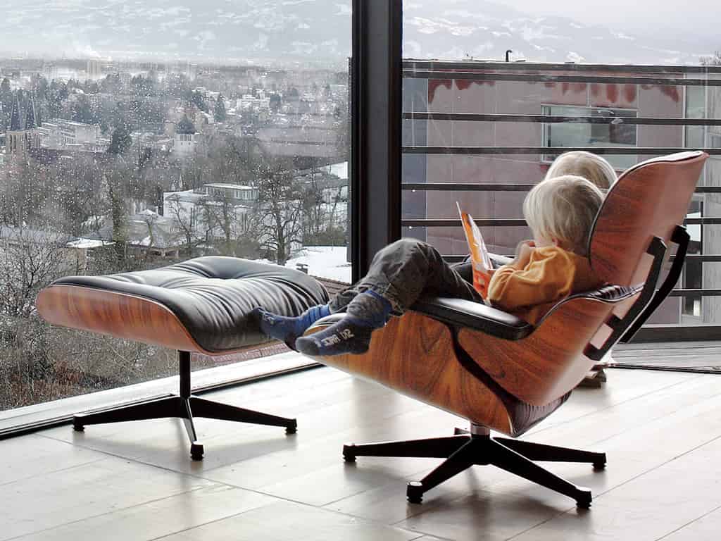 Eams lounge chair design
